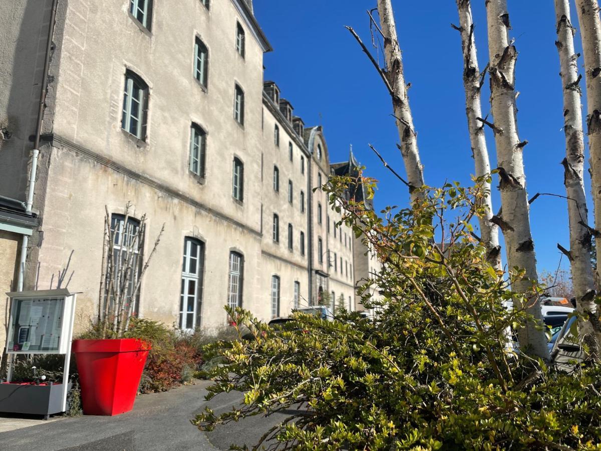Logis Hotel Ancien Grand Seminaire 생플루르 외부 사진