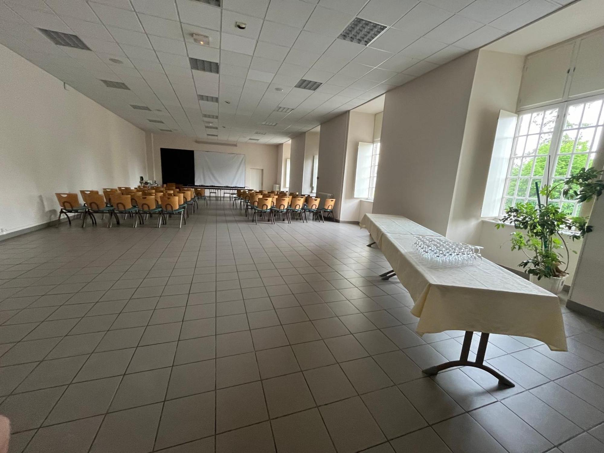 Logis Hotel Ancien Grand Seminaire 생플루르 외부 사진