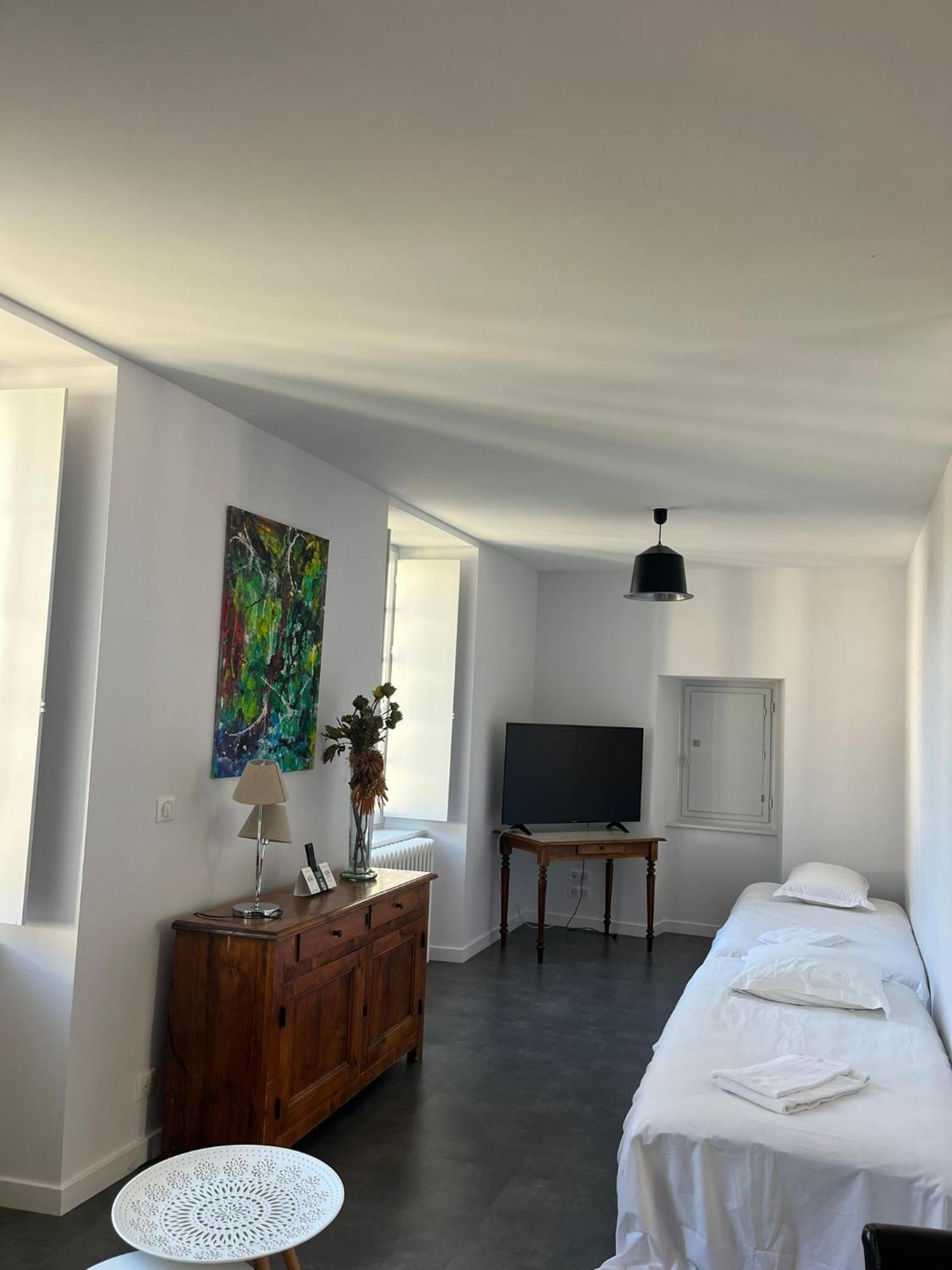 Logis Hotel Ancien Grand Seminaire 생플루르 외부 사진